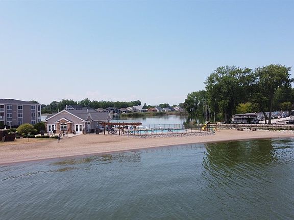 5th image of 2250 S Harbor Dr
