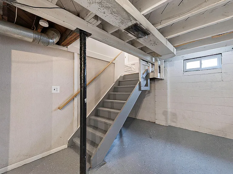 15860 Lexington St — Photo 21
