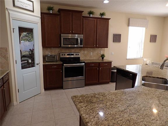 5th image of 2854 Whistlewood Dr
