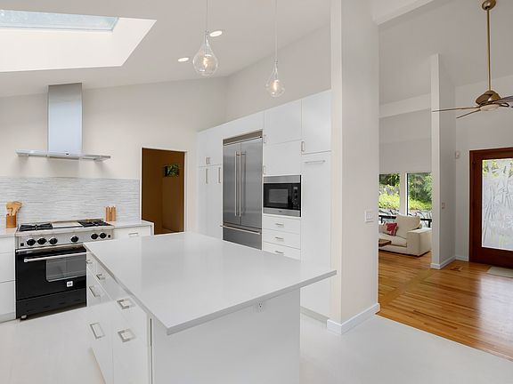 2nd image of 13538 SE 52nd St