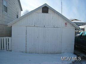2nd image of 1209 Lakeview Dr