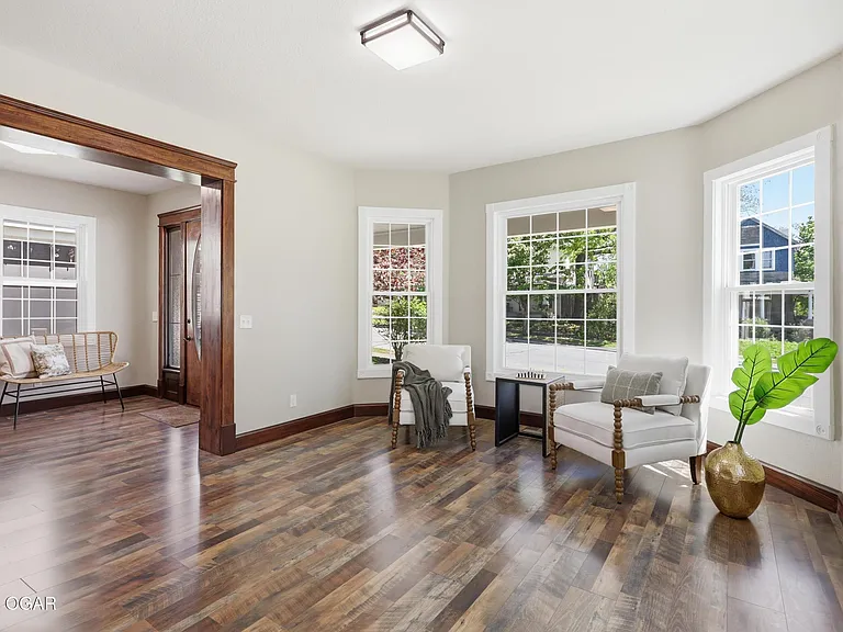 402 N Wall Ave — Photo 16