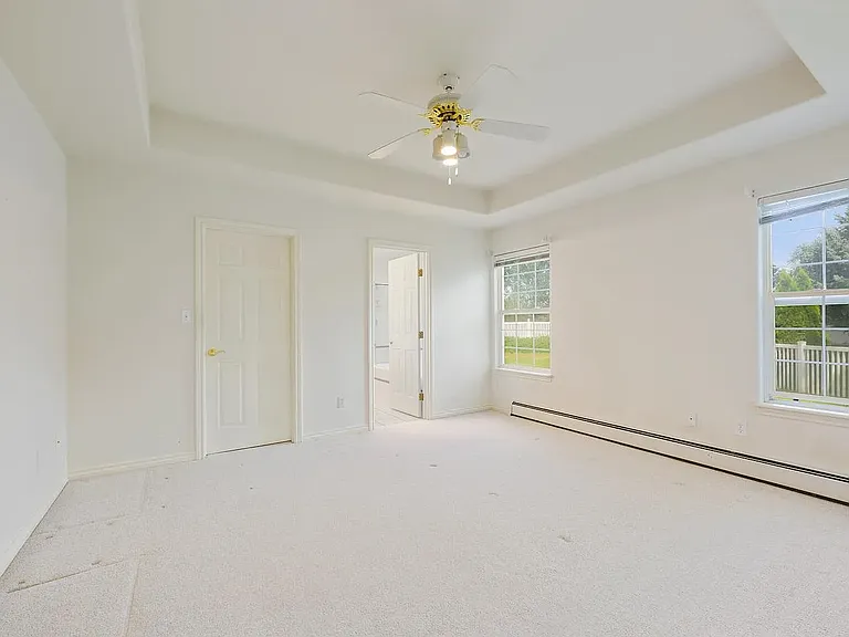 712 E Harbor Cir — Photo 19