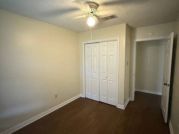 4th image of 5236-5240 Berryville Ct