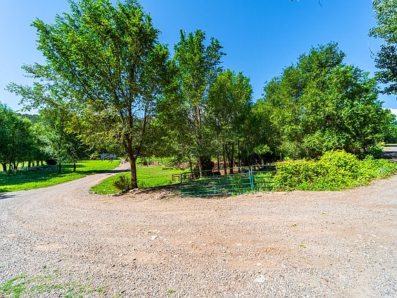 2nd image of 27648 Noskers Ln
