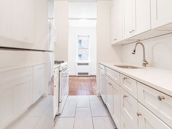 4th image of 520 E 90th St APT 3J