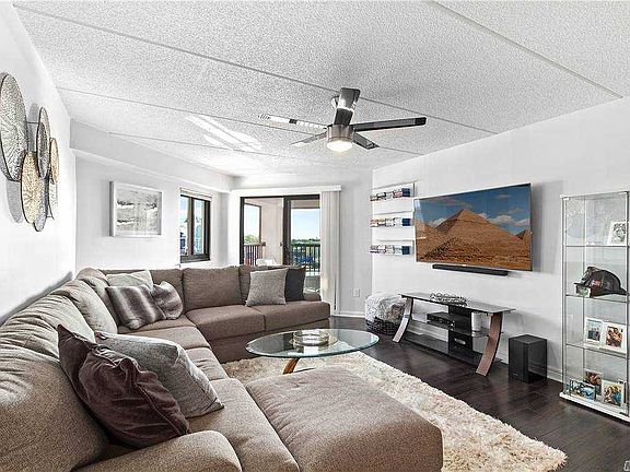 2nd image of 725 Miller Ave APT 212