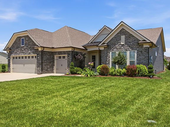 4th image of 2204 Henderson Dr