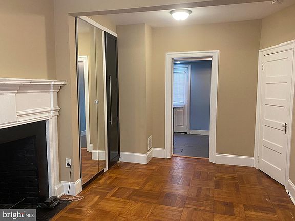 3rd image of 226 S Quince St Floor 1