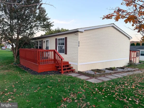 219 Deer Run Dr, Honey Brook, PA 19344