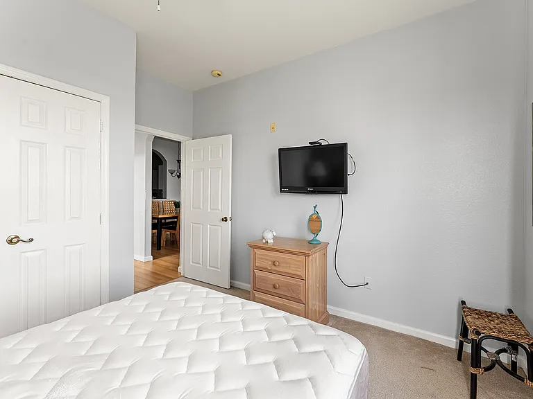 8102 Princess Palm Ln #305 — Photo 19