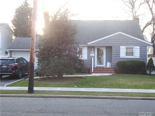 1st image of 1528 Oakfield Ave