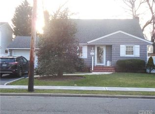 1528 Oakfield Ave, Wantagh, NY 11793