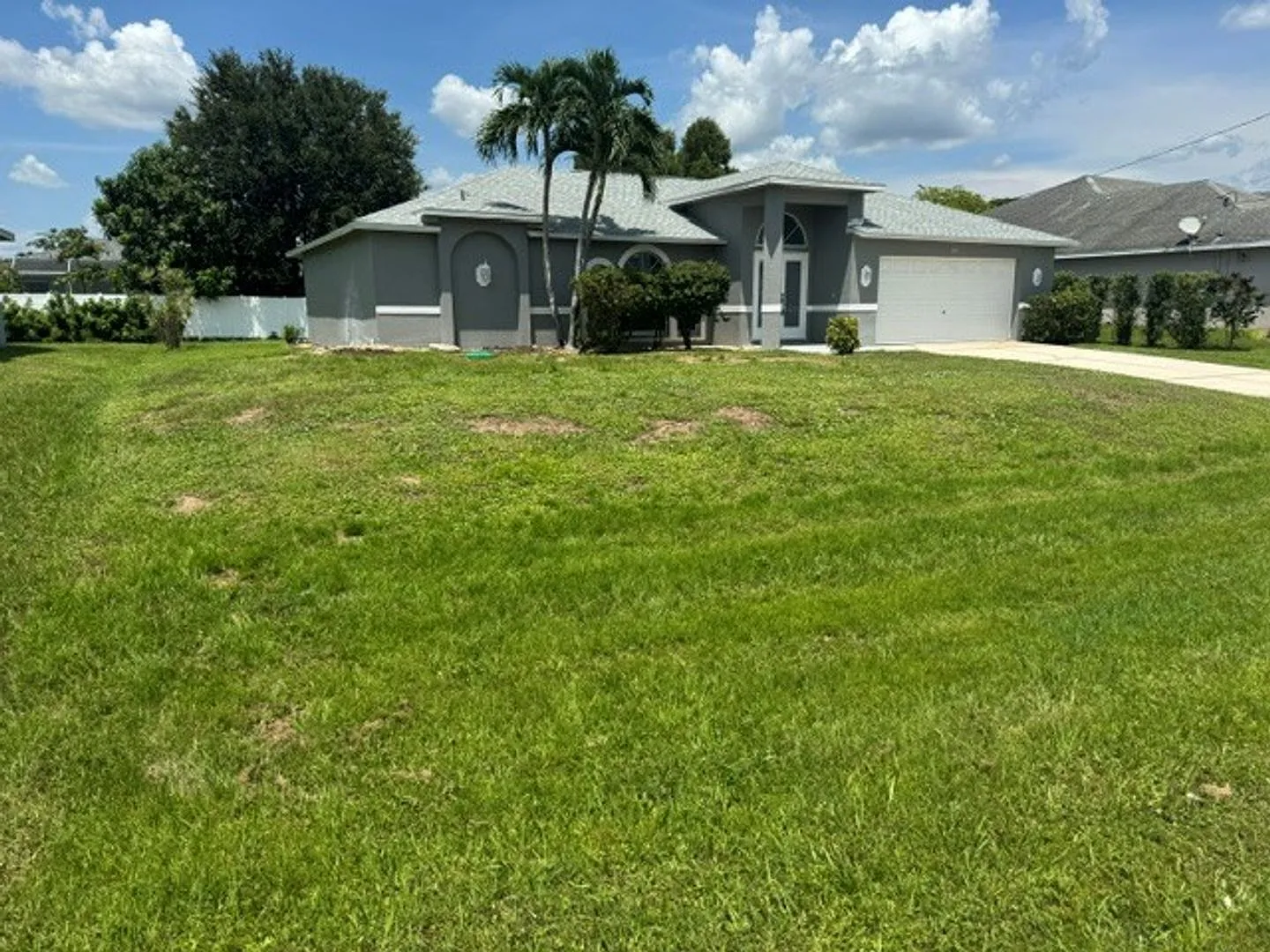3BR/2BA Single Family House Available — Photo 2