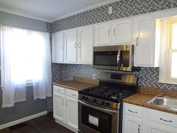 4th image of 145 Grant St