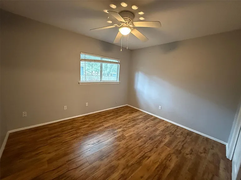 2811 Crownspoint Dr — Photo 18