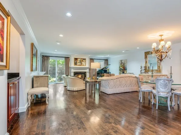 439C Dedham St #C, Newton Center, MA 02459
