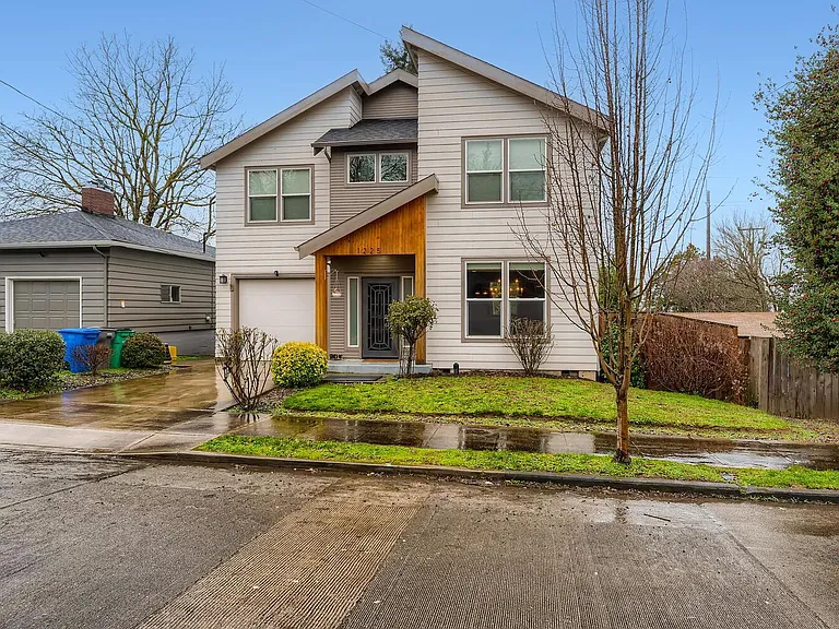 1225 NE Holland St — Photo 3