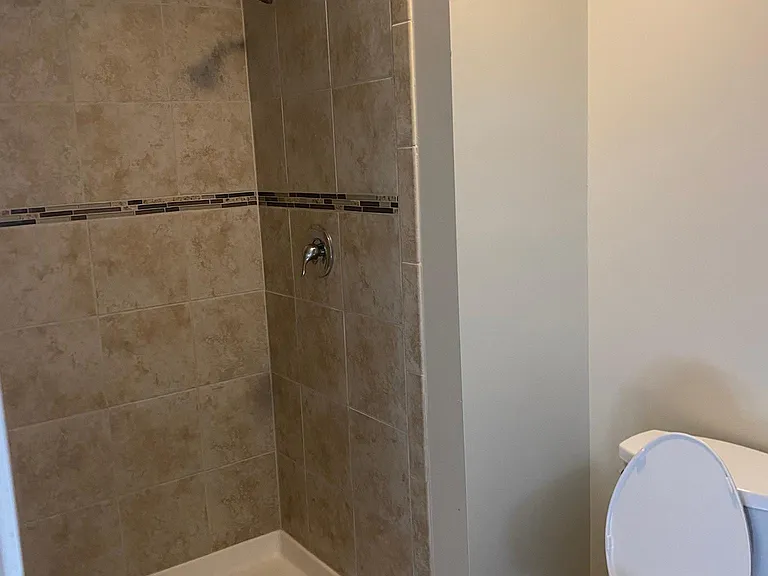 1407 Broadview Ct — Photo 3