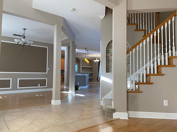 5th image of 2413 Greenwillow Dr