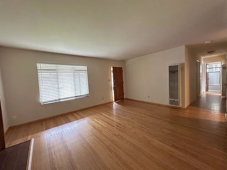 5030 Kingston Way — Photo 3