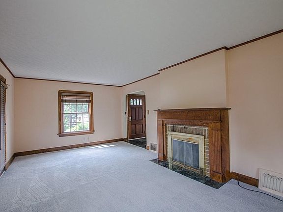 3rd image of 562 Westview Blvd