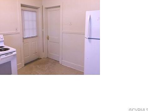 5th image of 1056 Dixon Dr
