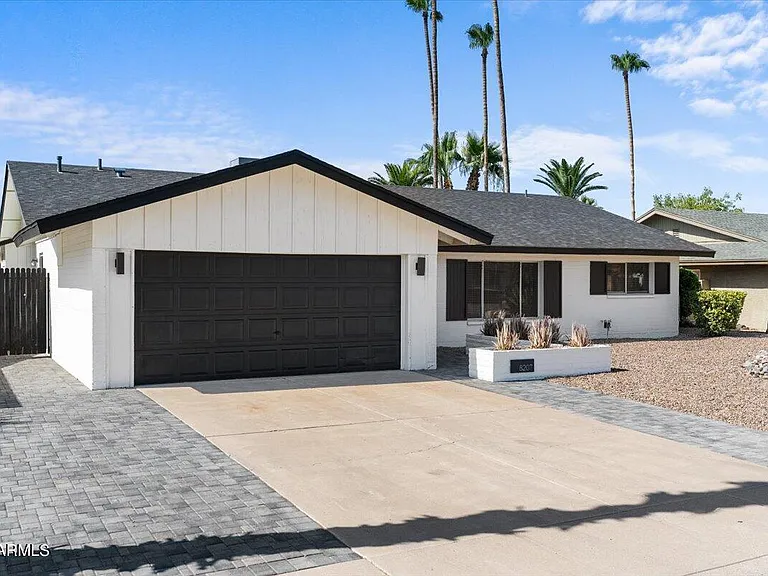 8207 E Montebello Ave — Photo 2