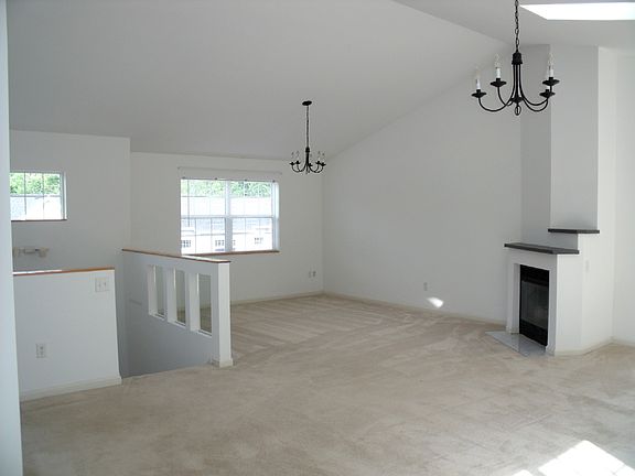 5th image of 1062 Dryden Rd APT 3