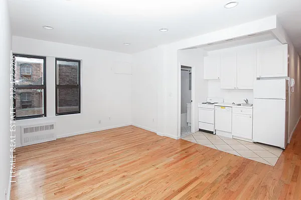 Rented by J. Lemle Real Estate | media 34