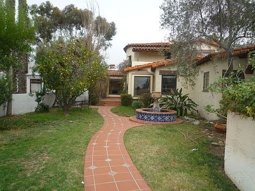 3rd image of 2544 Collier Ave