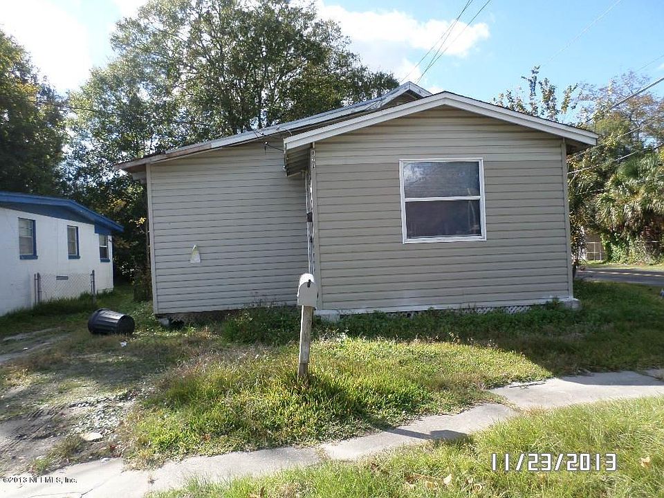 1st image of 824 Baker Ave