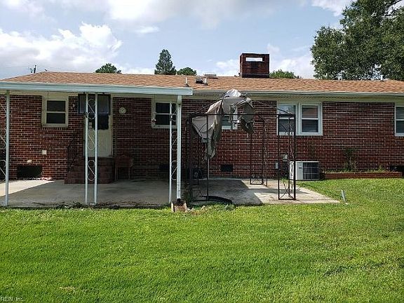 2nd image of 309 W York Dr