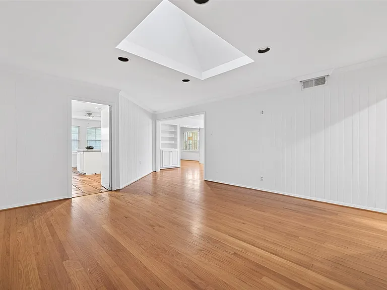 5643 Piping Rock Ln — Photo 16