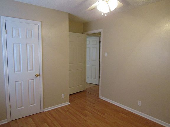 3rd image of 9405 Guy Cir