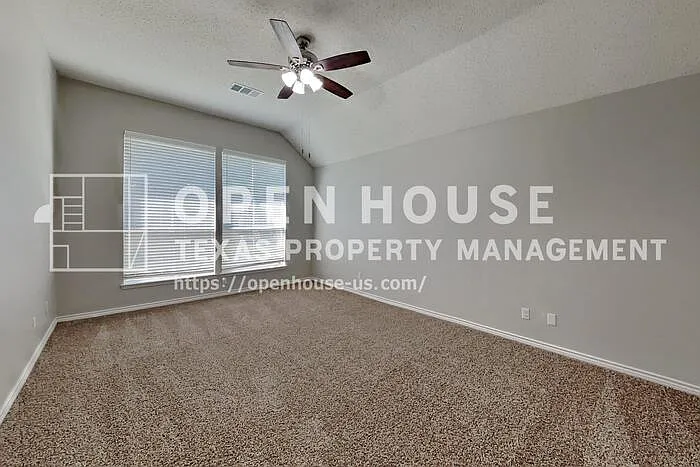 2209 Laura Elizabeth Trl — Photo 12