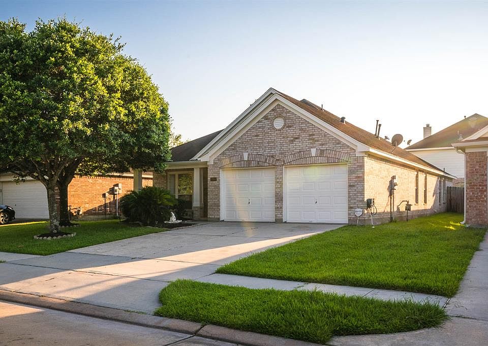 1st image of 2904 Fountain Brook Ct
