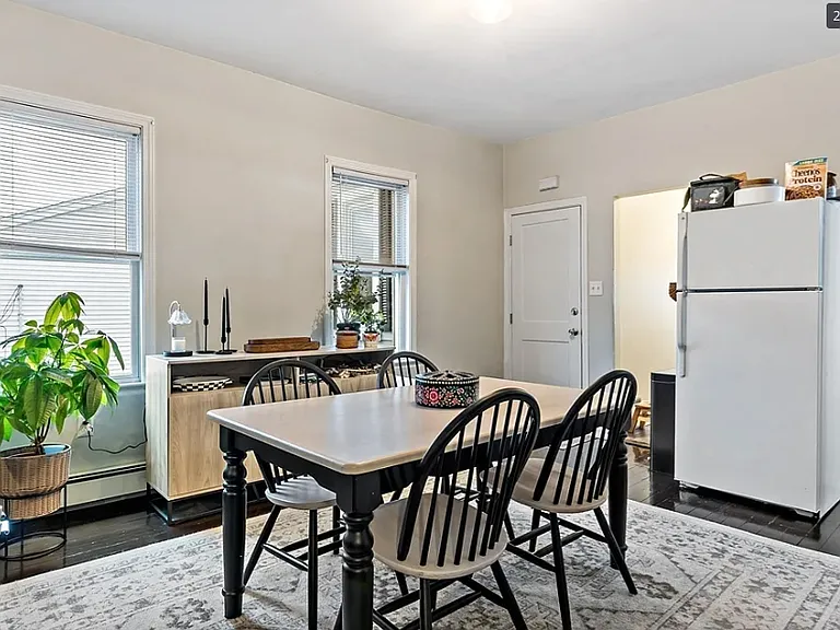 24 Potter St #2 — Photo 4