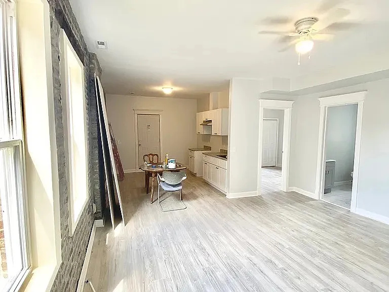 2238 S Homan Ave #1R — Photo 4