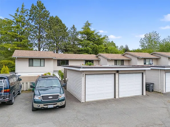 610 McKenzie Ave #32, Saanich, BC V8Z 2A7