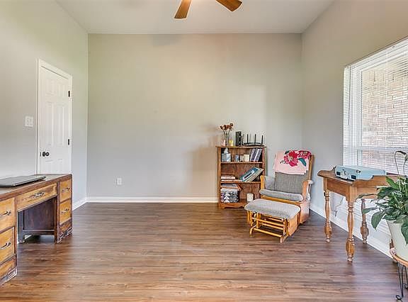 5th image of 3008 Robinwood Ct