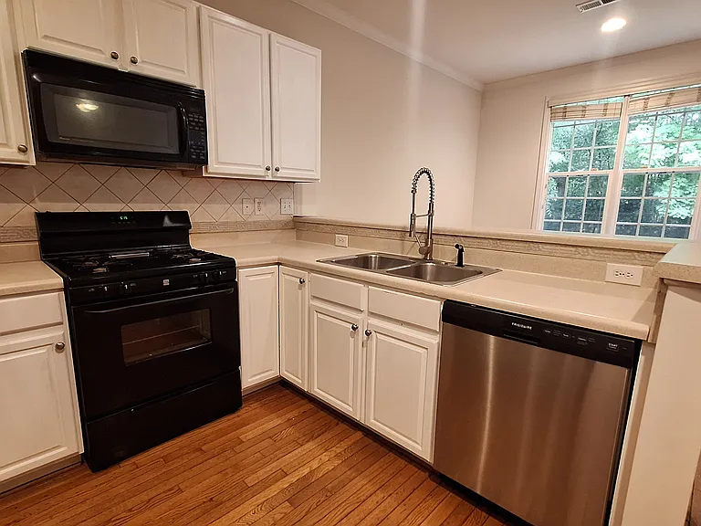 4633 Malone Ct — Photo 16