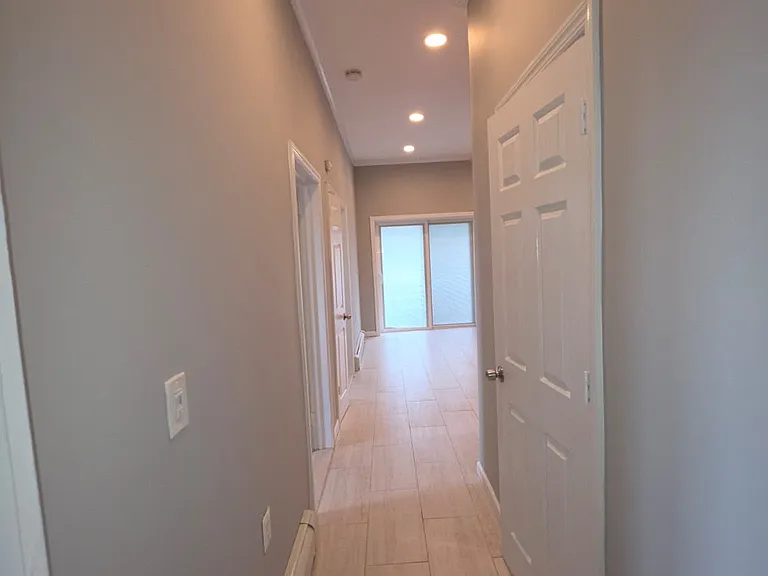 22 Essex St #2 — Photo 18