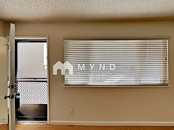 5th image of 874 Burbank Dr APT 6