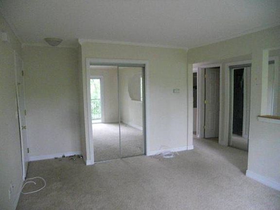 4th image of 1088 Village Dr #1