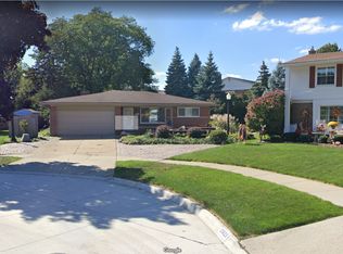 33617 Elford Dr, Sterling Heights, MI 48312