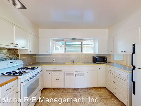 5th image of 144 Acacia Ave