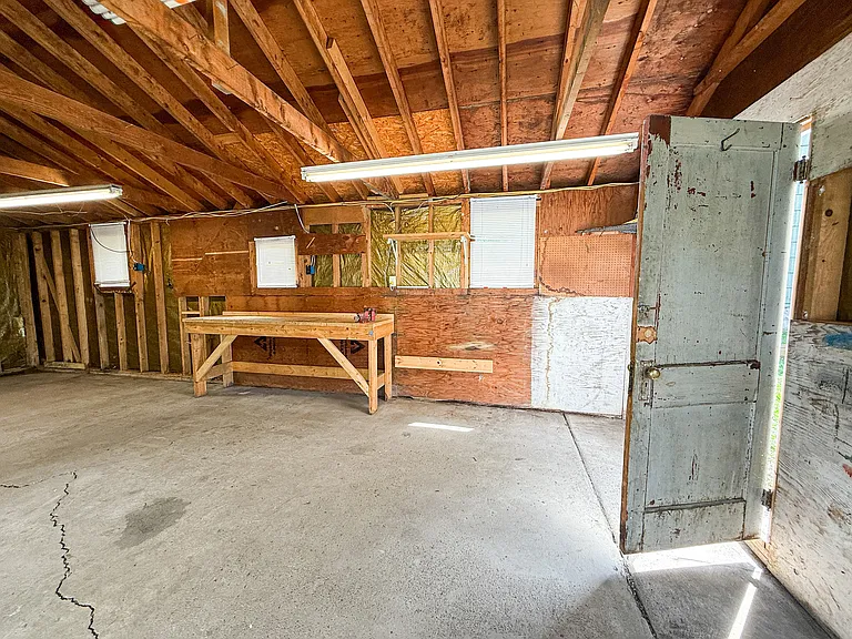 310 Farm St — Photo 8
