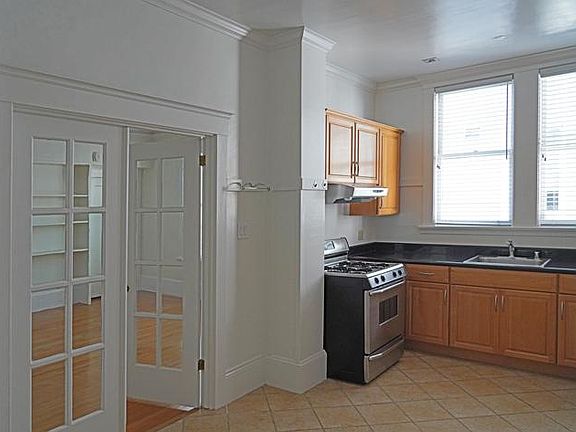 4th image of 2511 Sacramento St APT 1