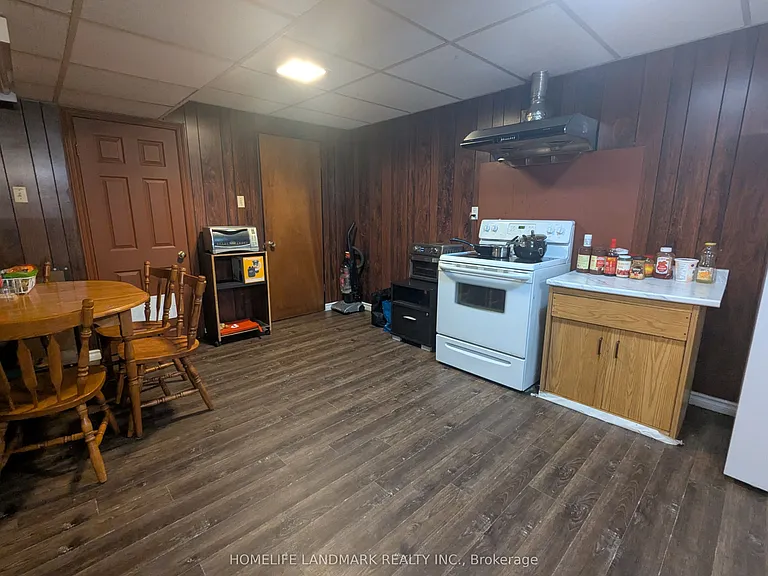 195 Carter Ave #LOWER — Photo 20